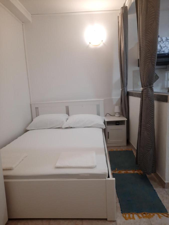 Apartmani Ana-Lora Lopar Exterior foto