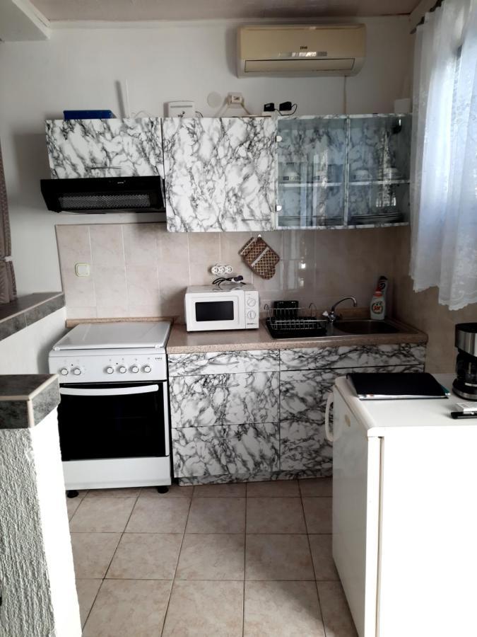 Apartmani Ana-Lora Lopar Exterior foto